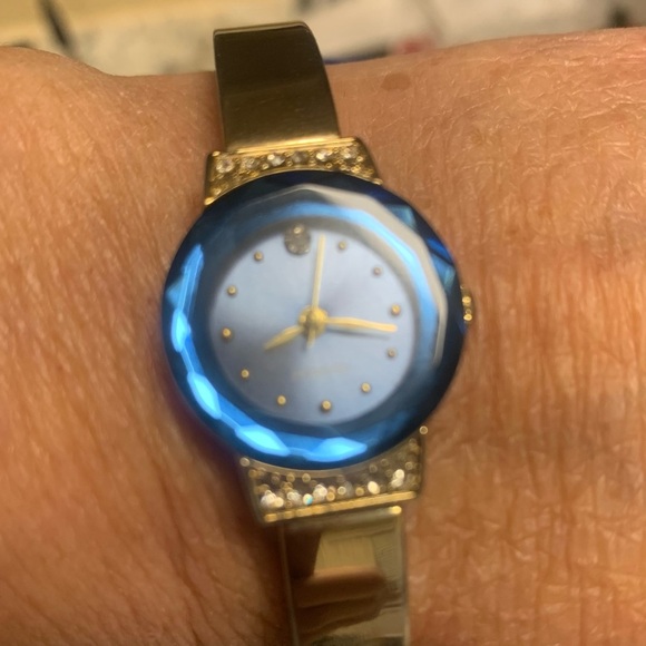 Ladies fashion watch - Picture 2 of 3